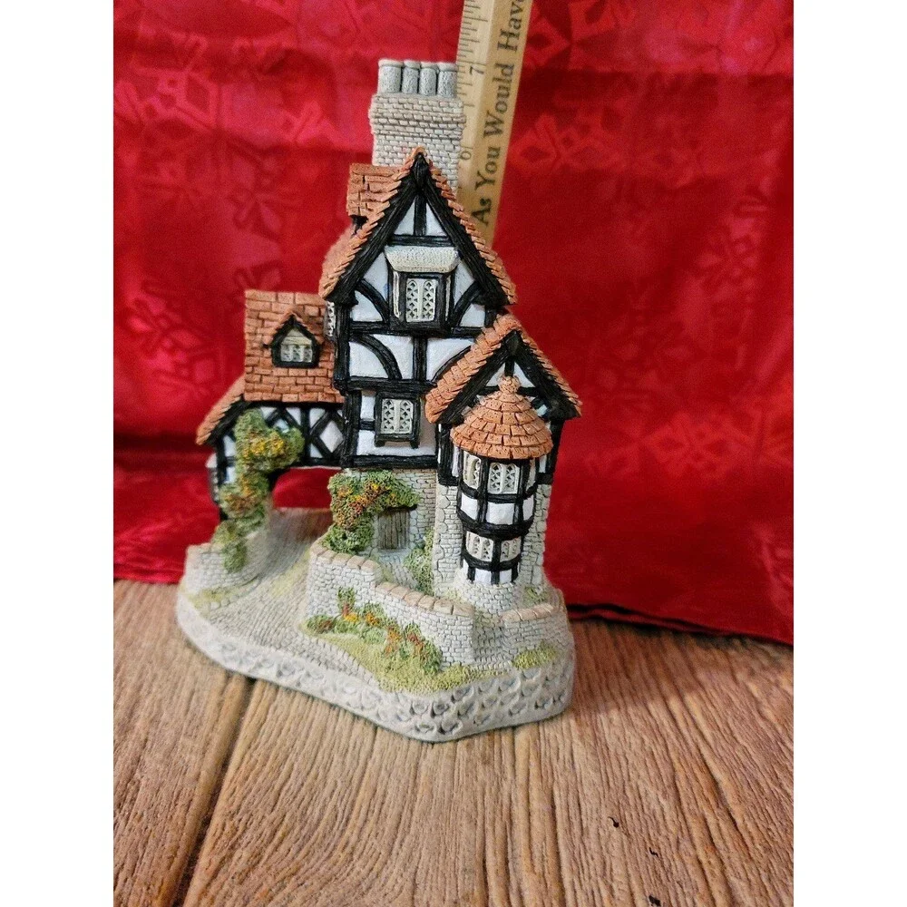 David Winter Cottages Squires Hall 1985